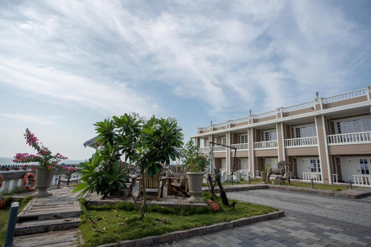 State Beach Resort And Spa 坎努尔 外观 照片