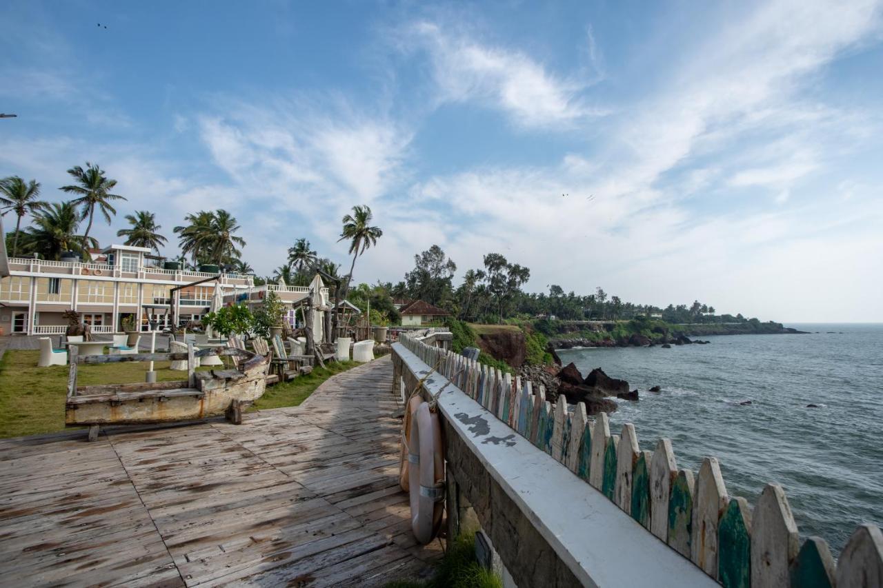 State Beach Resort And Spa 坎努尔 外观 照片