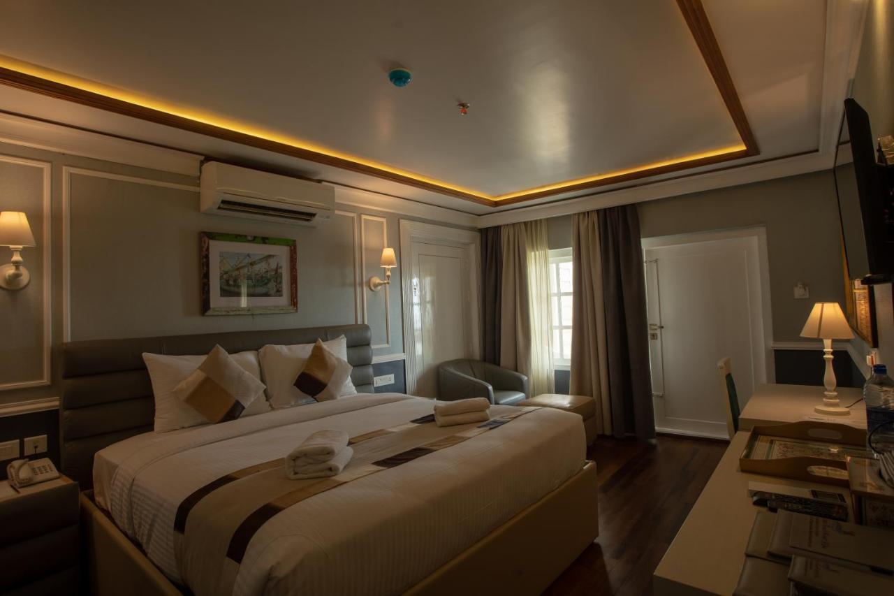 State Beach Resort And Spa 坎努尔 外观 照片