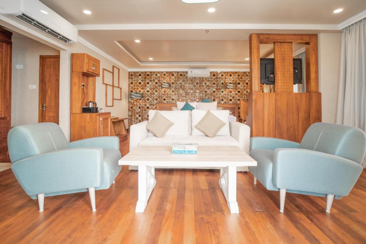 State Beach Resort And Spa 坎努尔 外观 照片