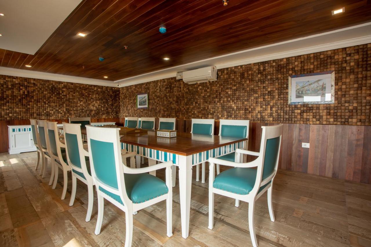 State Beach Resort And Spa 坎努尔 外观 照片